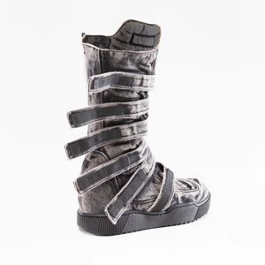 NIB LIMITED EDITION Earth Rovers Light 
by Demobaza